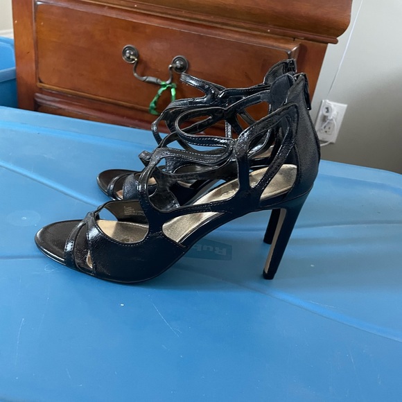 Black strappy heels - Picture 2 of 4